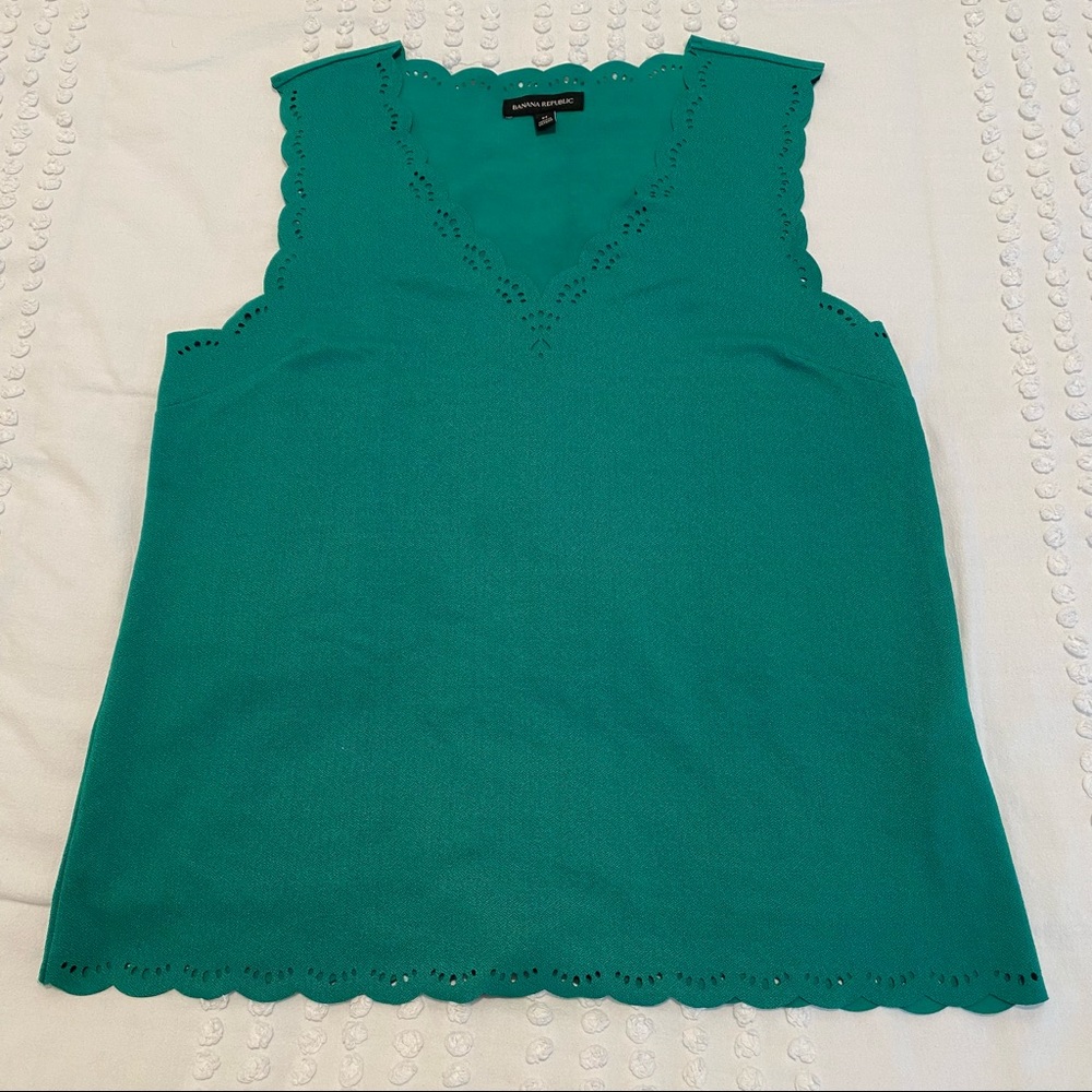 Banana Republic Green Sleeveless Laser Cut Blouse